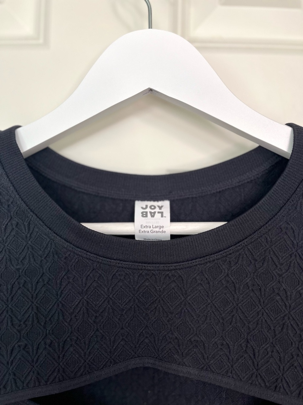 JoyLab Black Cropped Long-Sleeve Active Cutout Top NWOT - Picture 3 of 3